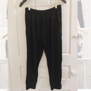 Gauzy Capri jogger pants